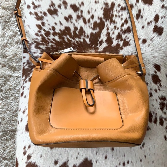 Zara Bucket Purse - Picture 1 of 1